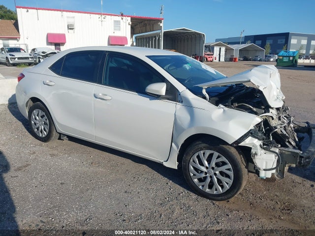 Toyota COROLLA LE 2018 5YFBURHE4JP795191 main image