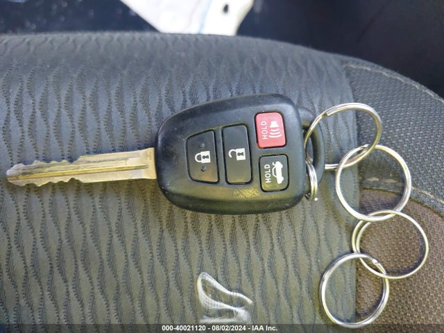 Toyota COROLLA LE 2018 5YFBURHE4JP795191 Image 11