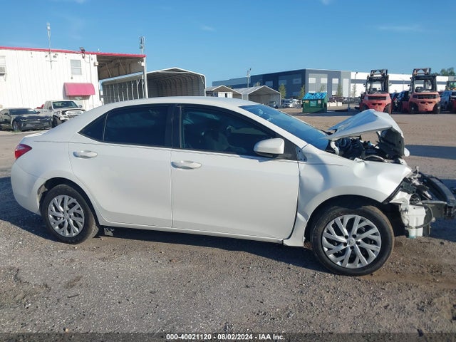 Toyota COROLLA LE 2018 5YFBURHE4JP795191 Image 14