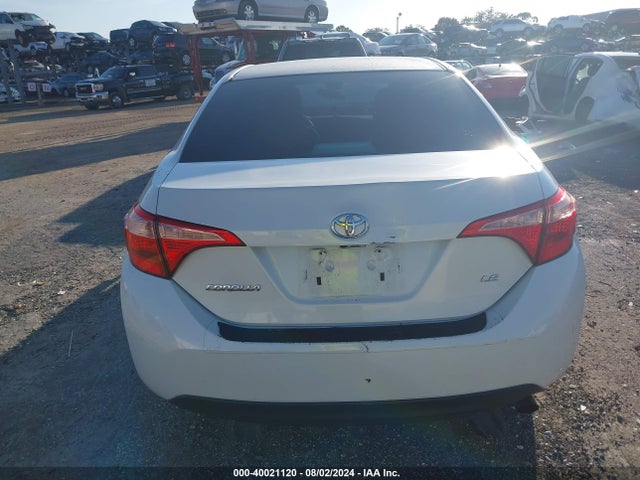 Toyota COROLLA LE 2018 5YFBURHE4JP795191 Image 17