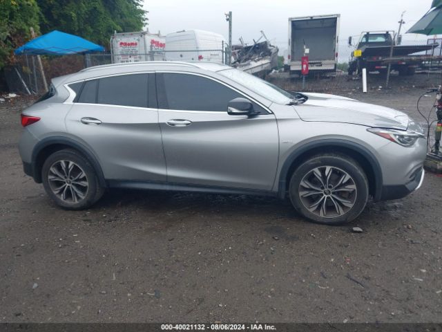 SJKCH5CRXHA031563 Infiniti Qx30 Premium