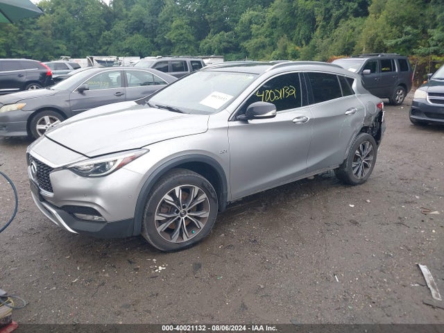 SJKCH5CRXHA031563 Infiniti Qx30 Premium