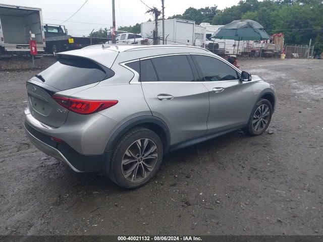 SJKCH5CRXHA031563 Infiniti Qx30 Premium