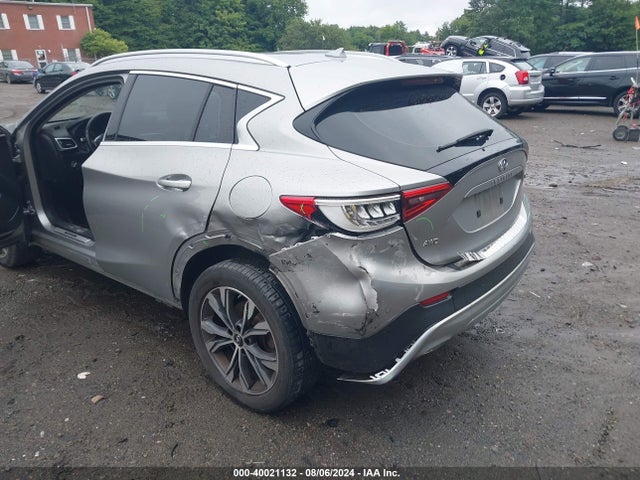SJKCH5CRXHA031563 Infiniti Qx30 Premium