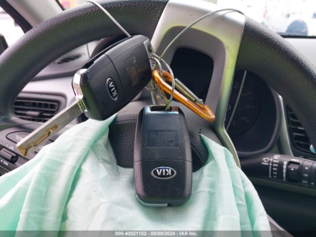 3KPA25AB8KE243173 KIA Rio 5-door S