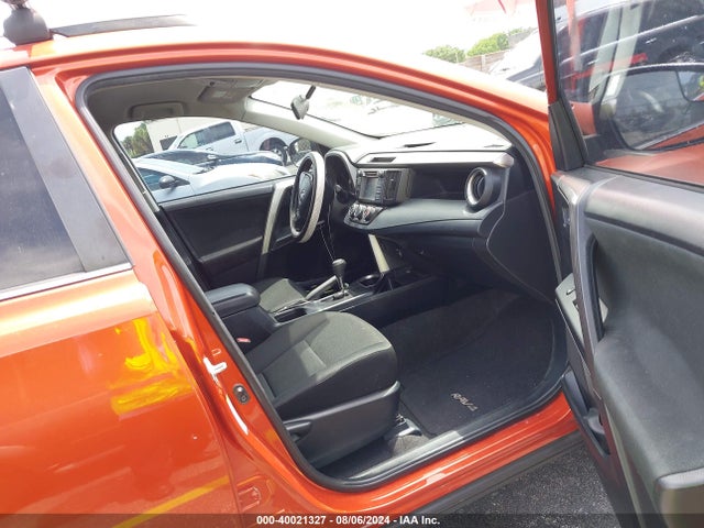 Toyota RAV4 LE 2016 JTMZFREV7GJ086863 Image 5