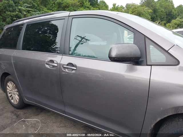 Toyota Sienna Xle 8 Passenger 2015 5TDYK3DC0FS644431 Image 13