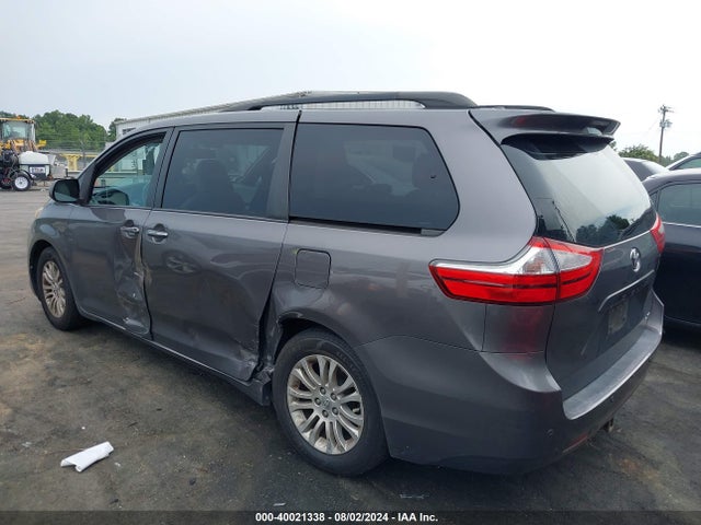 Toyota Sienna Xle 8 Passenger 2015 5TDYK3DC0FS644431 Image 3