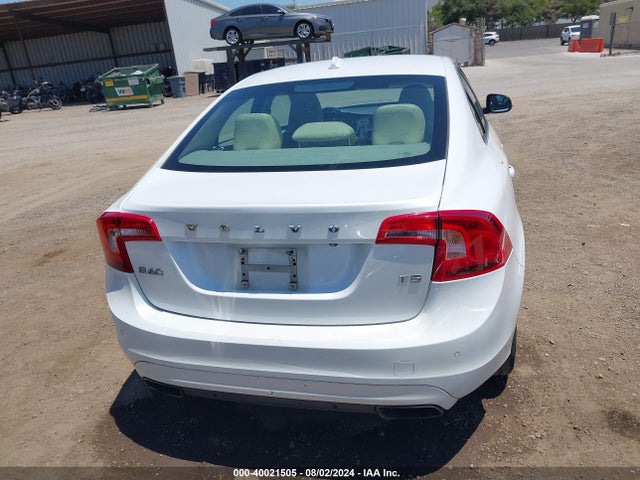 YV126MFC8F1318770 Volvo S60 T5 Premier Plus