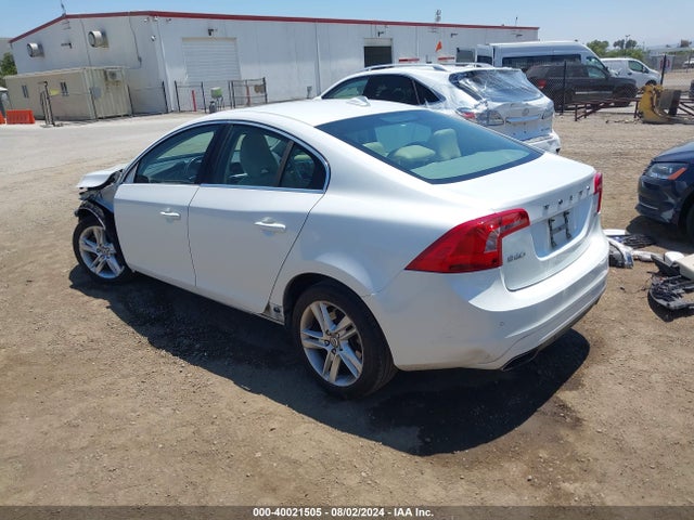 YV126MFC8F1318770 Volvo S60 T5 Premier Plus