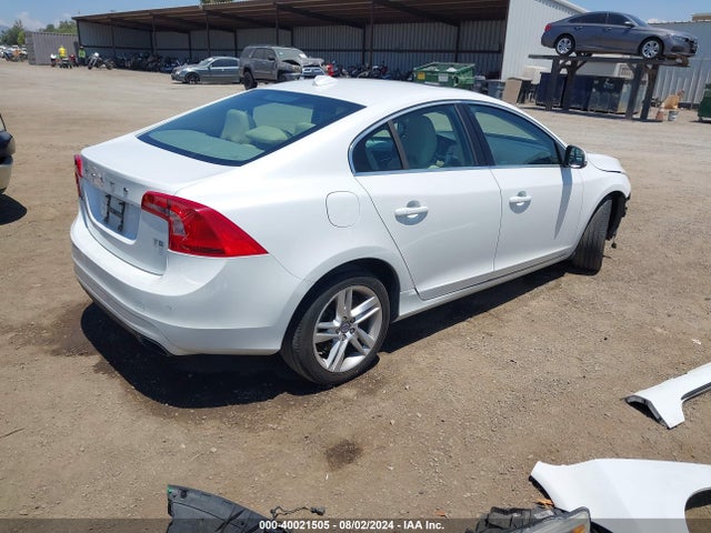 YV126MFC8F1318770 Volvo S60 T5 Premier Plus