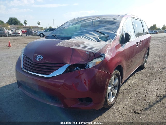Toyota Sienna Le 8 Passenger 2015 5TDKK3DC8FS583996 Image 2