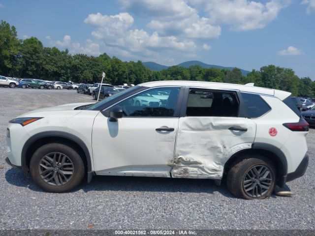 5N1AT3AA8MC842363 Nissan Rogue S Fwd