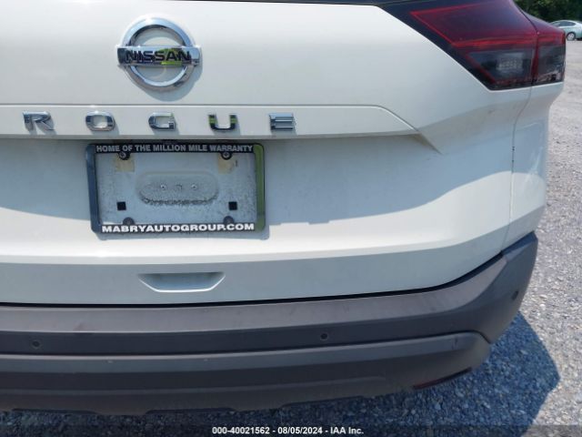 5N1AT3AA8MC842363 Nissan Rogue S Fwd