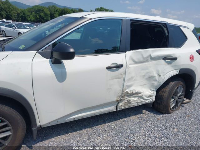 5N1AT3AA8MC842363 Nissan Rogue S Fwd