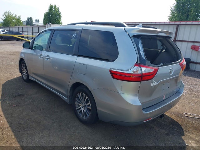 Toyota Sienna Xle 8 Passenger 2019 5TDYZ3DC2KS009281 Image 3