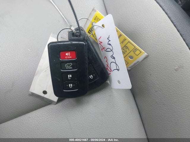 Toyota Rav4 Limited 2018 JTMYFREV1JD133368 Image 11