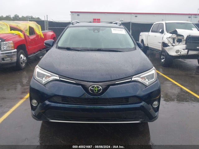 Toyota Rav4 Limited 2018 JTMYFREV1JD133368 Image 12