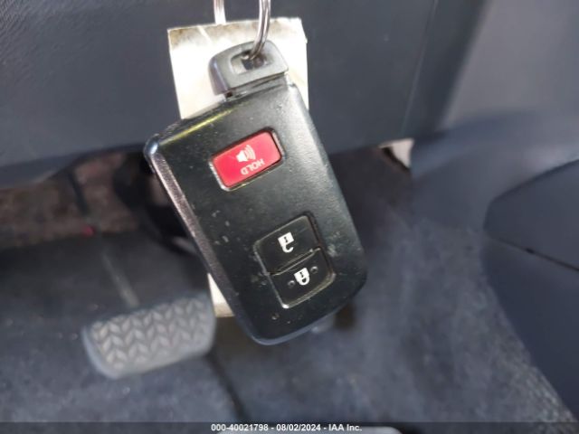 JTDKDTB32E1067903 Toyota Prius C Three