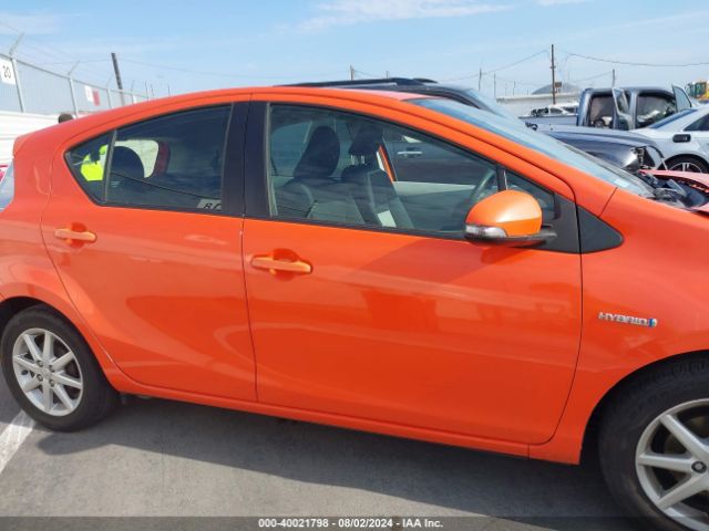 JTDKDTB32E1067903 Toyota Prius C Three