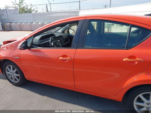 JTDKDTB32E1067903 Toyota Prius C Three