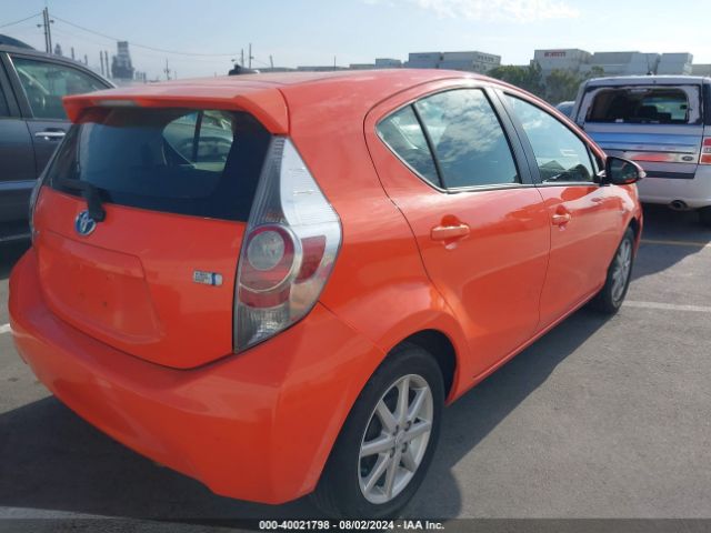 JTDKDTB32E1067903 Toyota Prius C Three
