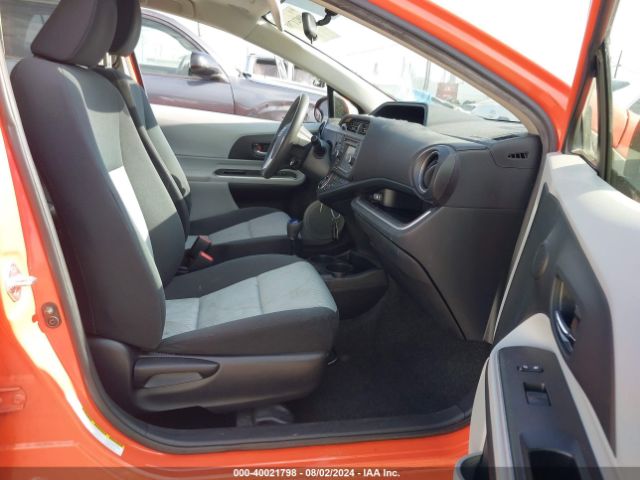 JTDKDTB32E1067903 Toyota Prius C Three