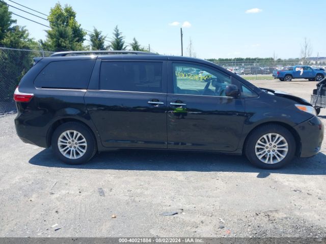 5TDYK3DC7FS588648 Toyota Sienna Xle 8 Passenger