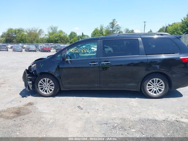 5TDYK3DC7FS588648 Toyota Sienna Xle 8 Passenger