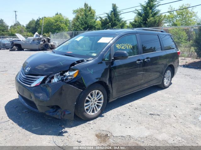 5TDYK3DC7FS588648 Toyota Sienna Xle 8 Passenger