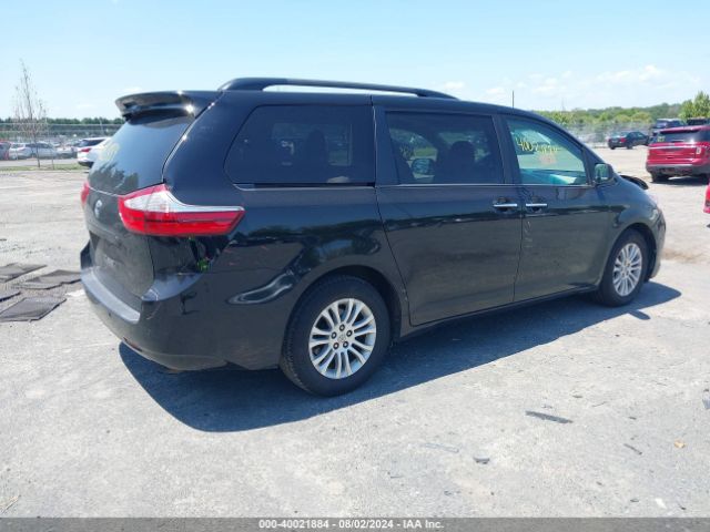 5TDYK3DC7FS588648 Toyota Sienna Xle 8 Passenger