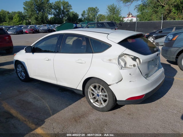Ford FOCUS SE 2016 1FADP3K26GL245476 Image 3
