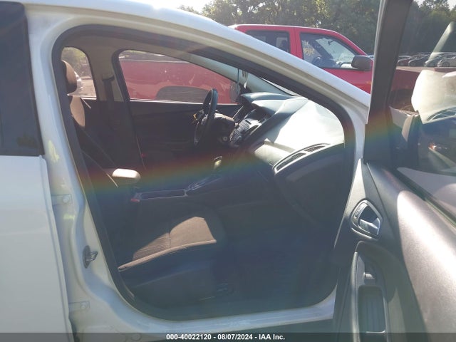 Ford FOCUS SE 2016 1FADP3K26GL245476 Image 5
