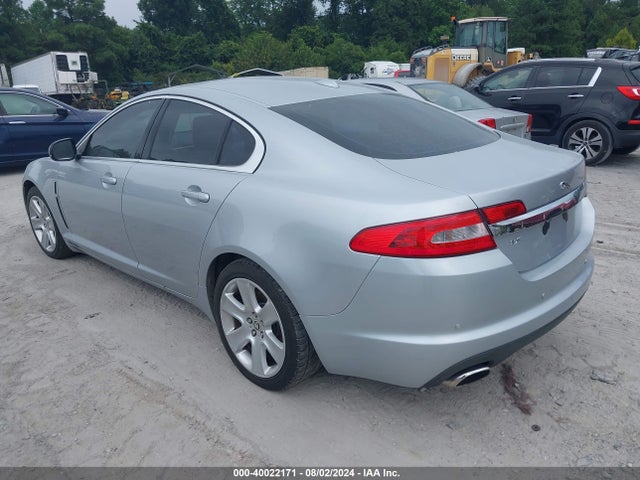 2011 JAGUAR XF SAJWA0FB5BLS02819 Photo 2