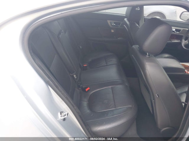 2011 JAGUAR XF SAJWA0FB5BLS02819 Photo 7