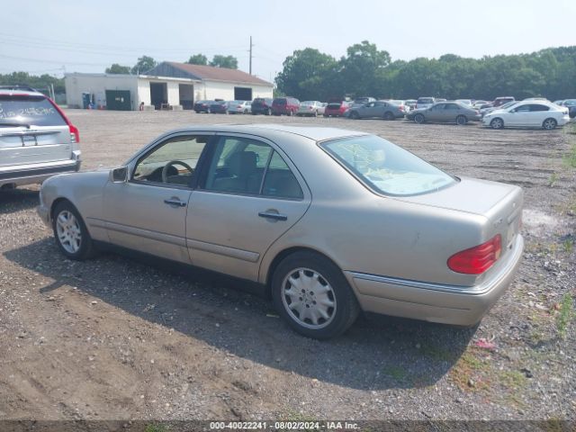 1999 MERCEDES-BENZ E 320 WDBJF65H9XA772892 Photo 2