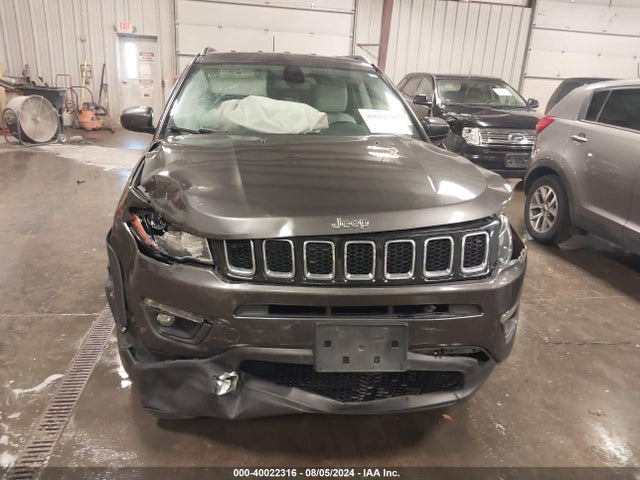 3C4NJDBB2KT735870 Jeep Compass Latitude 4x4