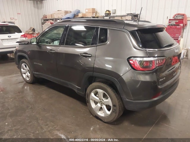 3C4NJDBB2KT735870 Jeep Compass Latitude 4x4