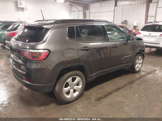 3C4NJDBB2KT735870 Jeep Compass Latitude 4x4