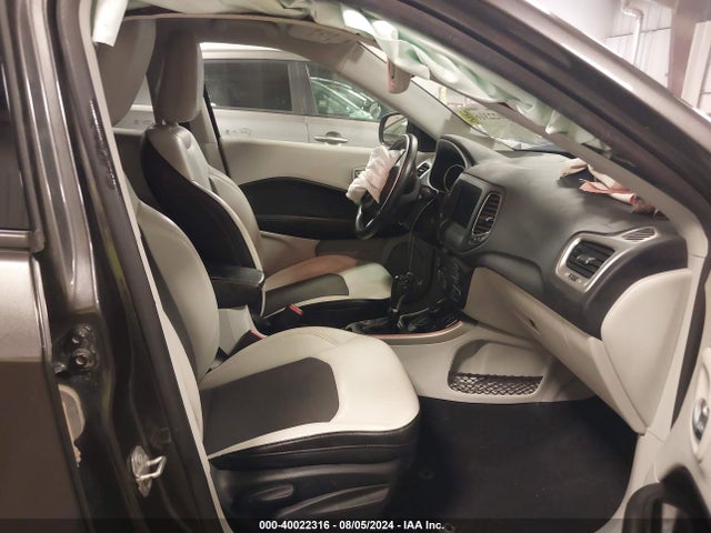 3C4NJDBB2KT735870 Jeep Compass Latitude 4x4