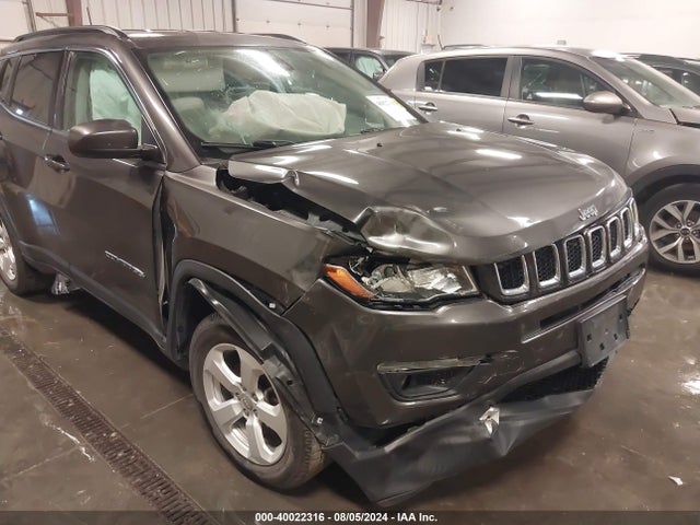 3C4NJDBB2KT735870 Jeep Compass Latitude 4x4