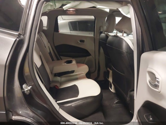 3C4NJDBB2KT735870 Jeep Compass Latitude 4x4