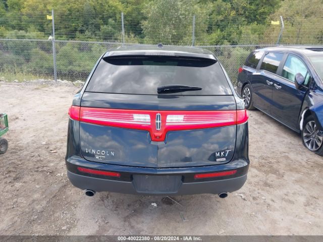2LMHJ5NK6HBL00417 Lincoln Mkt Livery