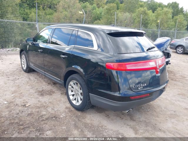 2LMHJ5NK6HBL00417 Lincoln Mkt Livery