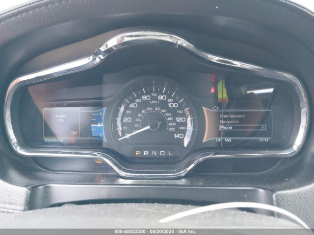 2LMHJ5NK6HBL00417 Lincoln Mkt Livery