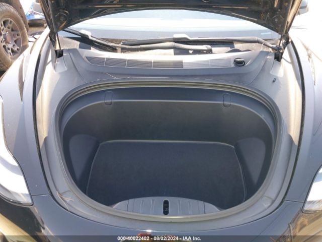 5YJ3E1EB3JF092965 Tesla Model 3 Long Range/performance