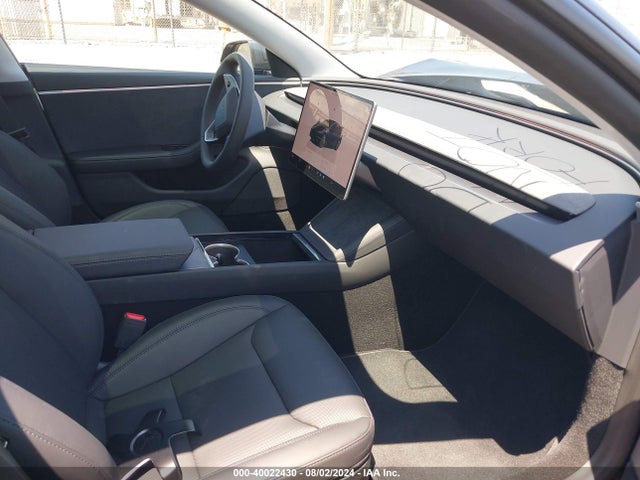 2024 TESLA MODEL 3 5YJ3E1EB9RF768752 Photo 4