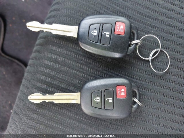 Toyota RAV4 LE 2018 JTMZFREV2JJ156535 Image 11