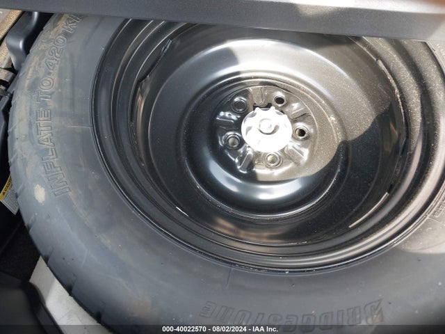 Toyota RAV4 LE 2018 JTMZFREV2JJ156535 Image 12