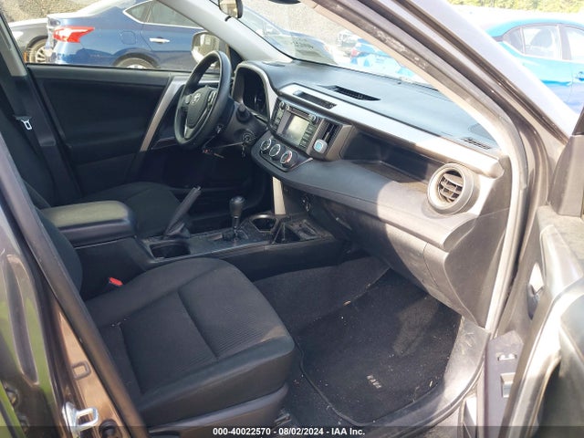 Toyota RAV4 LE 2018 JTMZFREV2JJ156535 Image 5